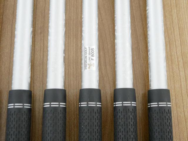 Iron set : Titleist : ชุดเหล็ก Titleist VG3 Forged (Japan Spec. ออกปี 2015) มีเหล็ก 5-Pw (6 ชิ้น) ก้านกราไฟต์ Mitsubishi Rayon VGi 60 Flex S