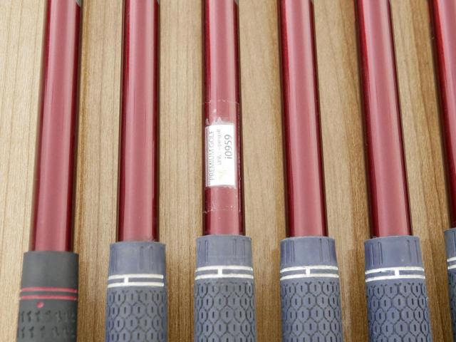 Iron set : PRGR : ชุดเหล็ก PRGR RS Red (รุ่นปี 2020 หน้าเด้ง ตีไกลมาก) มีเหล็ก 6-Pw,Aw (6 ชิ้น) ก้านกราไฟต์ Fujikura Speeder Evolution Flex R