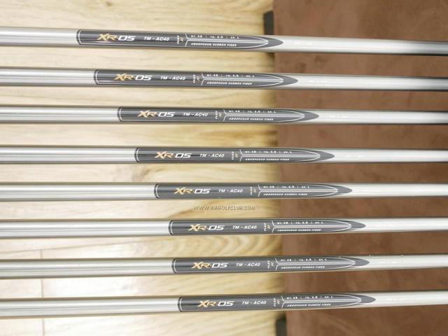 Iron set : Taylormade : ชุดเหล็ก Taylormade XR-05 (หน้า Titanium รุ่นท็อป) มีเหล็ก 5-Pw,Aw,Sw (8 ชิ้น) ก้านกราไฟต์ Flex R