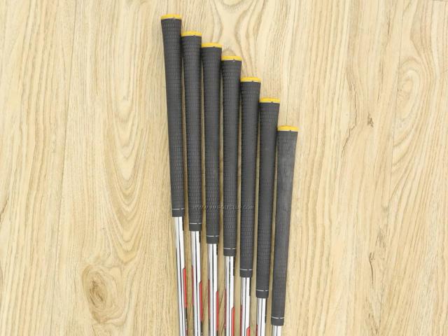 Iron set : Taylormade : ชุดเหล็ก Taylormade RocketBladez Tour มีเหล็ก 4-Pw (7 ชิ้น) ก้านเหล็ก KBS Tour C-Taper 95 Flex R