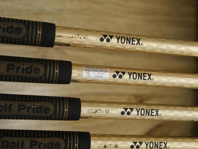 Iron set : Yonex : ชุดเหล็ก Yonex Royal E-Zone (รุ่นท๊อปสุด ก้านดีมาก หน้าเด้ง ตีไกลสุดๆ) มีเหล็ก 7-Pw,Aw,Sw (6 ชิ้น) ก้านกราไฟต์ NANOPREME Flex R