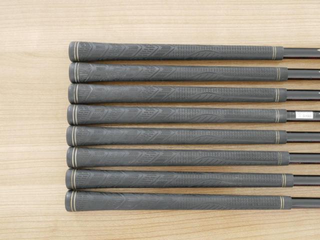 Iron set : PRGR : ชุดเหล็ก PRGR ID Nabla Red (รุ่นท๊อปสุด หน้าเด้ง ไกลมาก) มีเหล็ก 5-Pw,Aw,Sw (8 ชิ้น) ก้านกราไฟต์ M-40 Flex SR