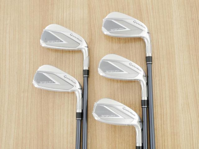 Iron set : Taylormade : **ของใหม่ ยังไม่แกะพลาสติก** ชุดเหล็ก Taylormade Stealth (ออกปี 2022 Japan Spec.) มีเหล็ก 6-Pw (5 ชิ้น) ก้านกราไฟต์ Mitsubishi Tensei TM60 Flex S