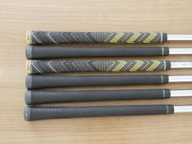 Iron set : Taylormade : ชุดเหล็ก Taylormade Gloire (รุ่นท๊อปสุด Japan Spec. ใบใหญ่ ตีง่าย ไกล) มีเหล็ก 6-Pw,Aw (6 ชิ้น) ก้านเหล็ก NS Pro 950 Flex S