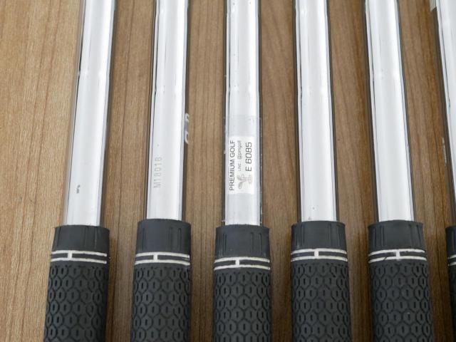 Iron set : Titleist : ชุดเหล็ก Titleist VG3 Type D Forged (รุ่นปี 2019 Japan Spec. ตีง่ายและไกลที่สุดของ Titleist) มีเหล็ก 6-Pw,Aw (6 ชิ้น) ก้านเหล็ก NS Pro 950 Flex S