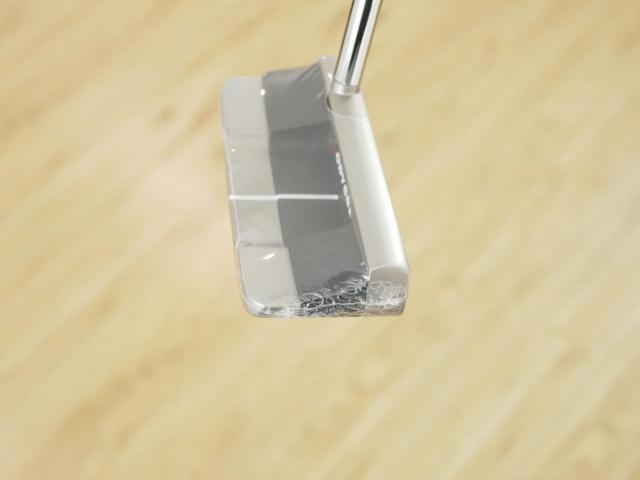 Putter : All : **ของใหม่ ยังไม่แกะพลาสติก** พัตเตอร์ Odyssey Microhinge DW (รุ่นล่าสุด ปี 2025) ยาว 33 นิ้ว