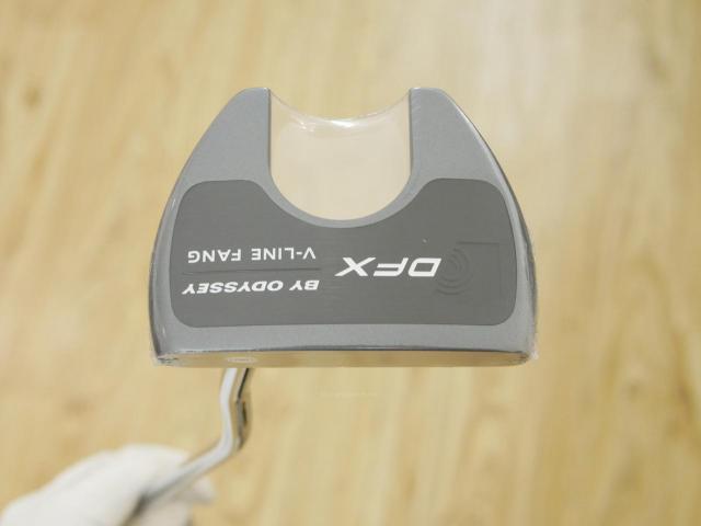 Putter : All : **ของใหม่ ยังไม่แกะพลาสติก** พัตเตอร์ Odyssey DFX V-Line Fang (รุ่นปี 2025) ยาว 33 นิ้ว