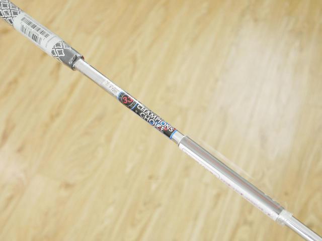 Putter : All : **ของใหม่ ยังไม่แกะพลาสติก** พัตเตอร์ Scotty Cameron Champions Choice Button Back Newport 1.5 Plus (ออกปี 2023 Limited หายาก) ยาว 33 นิ้ว