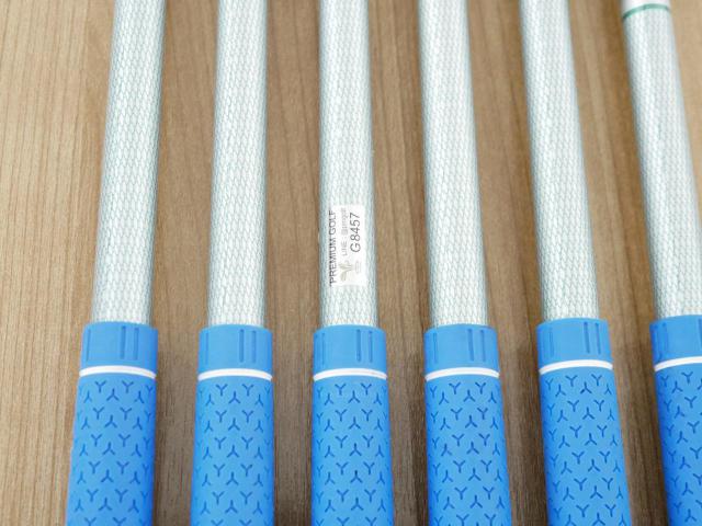 Iron set : Taylormade : ชุดเหล็ก Taylormade Qi MAX Lite (รุ่นล่าสุด ออกปี 2026 Japan Spec.) มีเหล็ก 6-Pw,Aw (6 ชิ้น) ก้านกราไฟต์ Graphite Design Tour AD LIA Light Flex R