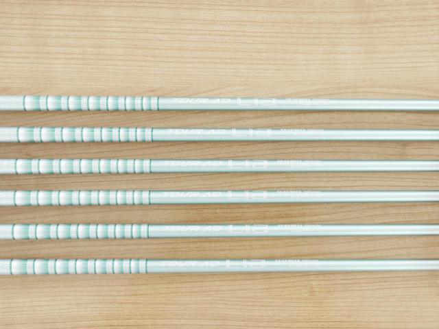 Iron set : Taylormade : ชุดเหล็ก Taylormade Qi MAX Lite (รุ่นล่าสุด ออกปี 2026 Japan Spec.) มีเหล็ก 6-Pw,Aw (6 ชิ้น) ก้านกราไฟต์ Graphite Design Tour AD LIA Light Flex R