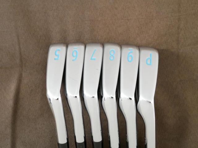 Iron set : Titleist : ชุดเหล็ก Titleist AP2 710 Forged มีเหล็ก 5-Pw (6 ชิ้น) ก้านกราไฟต์ Fujikura Motore Flex R