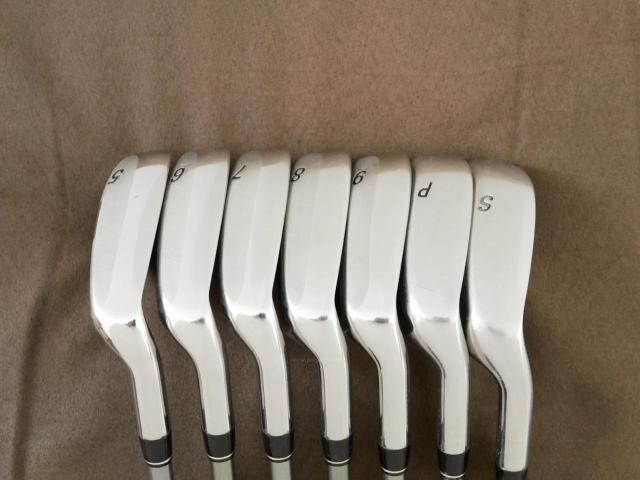 Iron set : Tsuruya : ชุดเหล็ก Tsuruya AXEL BL (ตีง่าย ไกล หน้าเด้ง) มีเหล็ก 5-Pw,Sw (7 ชิ้น) ก้านกราไฟต์ Flex R