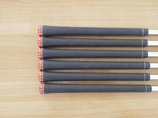 Iron set : Daiwa : ชุดเหล็ก Daiwa OnOff AKA (ออกปี 2021 หน้าเด้ง Maraging ยืดยุบได้ ตีง่าย นุ่ม ไกลมากๆ) มีเหล็ก 6-Pw,Aw (6 ชิ้น) ก้านเหล็ก NS Pro 950 NEO Flex S
