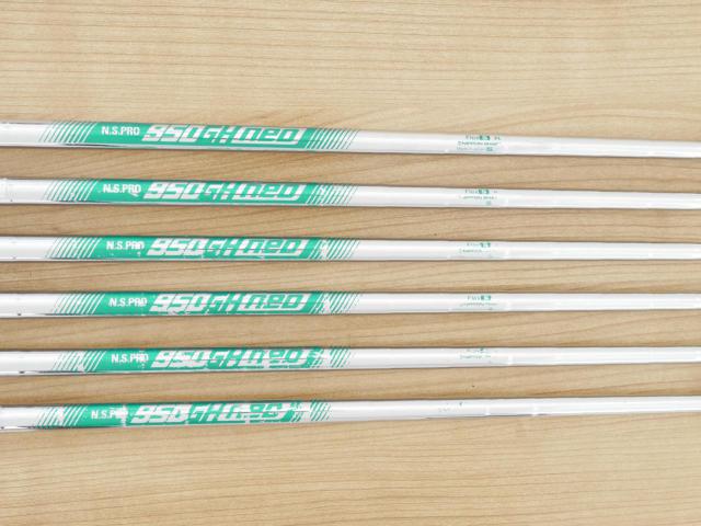 Iron set : Daiwa : ชุดเหล็ก Daiwa OnOff AKA (ออกปี 2021 หน้าเด้ง Maraging ยืดยุบได้ ตีง่าย นุ่ม ไกลมากๆ) มีเหล็ก 6-Pw,Aw (6 ชิ้น) ก้านเหล็ก NS Pro 950 NEO Flex S