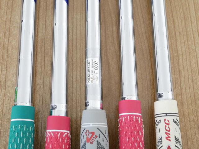 Iron set : Callaway : ชุดเหล็ก Callaway Steelhead XR (ปี 2017 ง่าย ไกล) มีเหล็ก 6-Pw (5 ชิ้น) ก้านเหล็ก NS Pro Zelos 8 Flex R