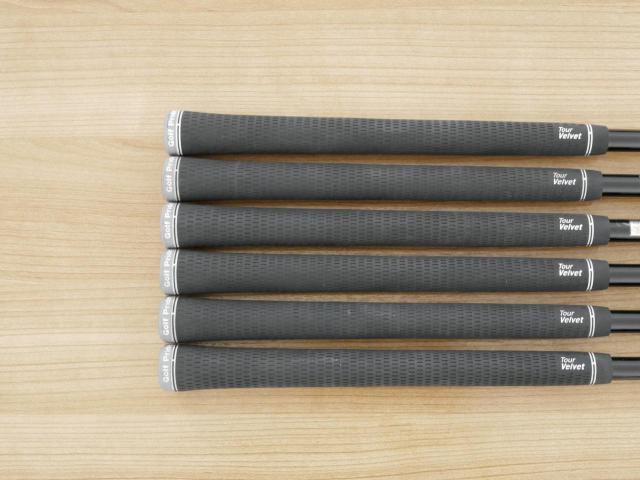 Iron set : PRGR : ชุดเหล็ก PRGR 04 Forged (รุ่นปี 2025 ตีง่าย ไกลมากๆๆ) มีเหล็ก 6-Pw,AW (6 ชิ้น) ก้านกราไฟต์ Fujikura MCI Flex SR
