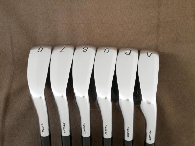 Iron set : PRGR : ชุดเหล็ก PRGR 04 Forged (รุ่นปี 2025 ตีง่าย ไกลมากๆๆ) มีเหล็ก 6-Pw,AW (6 ชิ้น) ก้านกราไฟต์ Fujikura MCI Flex SR
