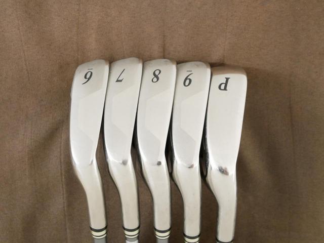 Iron set : XXIO : ชุดเหล็ก XXIO 7 (ตีง่ายมาก ไกล) มีเหล็ก 6-Pw (5 ชิ้น) ก้านกราไฟต์ MP-700 Flex R