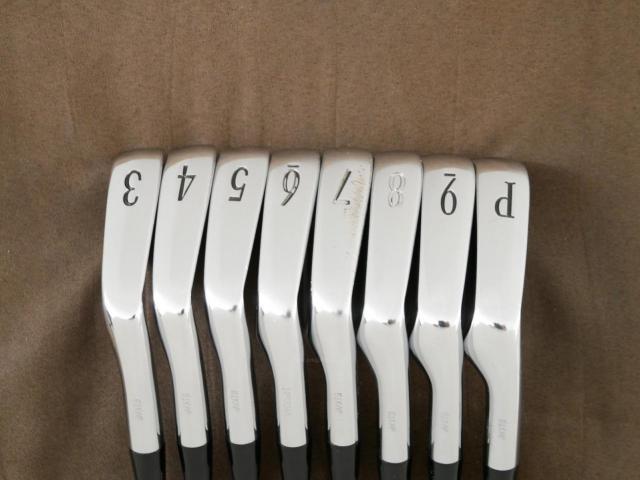 Iron set : Titleist : ชุดเหล็ก Titleist 695 CB Forged มีเหล็ก 3-Pw (8 ชิ้น) ก้านเหล็ก Dynamic Gold S300