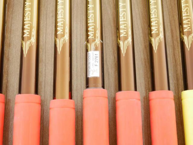 Iron set : Maruman : ชุดเหล็ก Maruman Majesty Prestigio Gold Premium (รุ่นท๊อปสุด หน้าเด้ง ตีไกลมาก ของใหม่ 1 แสนบาท) มีเหล็ก 5-Pw,Aw (7 ชิ้น) ก้านกราไฟต์ Flex R