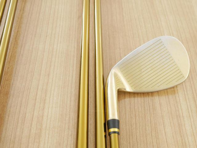 Iron set : Tsuruya : **มีตำหนิ** ชุดเหล็ก Tsuruya AXEL Gold Premium II (รุ่นปี 2017 ของใหม่ 6 หมื่นกว่าบาท หน้าเด้งสุดๆ ไกลสุดๆๆ) มีเหล็ก 7-Pw,Aw (5 ชิ้น) ก้านกราไฟต์ Flex S