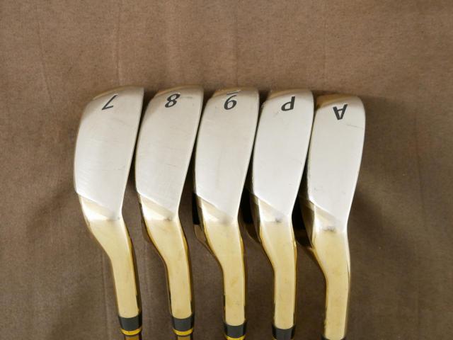 Iron set : Tsuruya : **มีตำหนิ** ชุดเหล็ก Tsuruya AXEL Gold Premium II (รุ่นปี 2017 ของใหม่ 6 หมื่นกว่าบาท หน้าเด้งสุดๆ ไกลสุดๆๆ) มีเหล็ก 7-Pw,Aw (5 ชิ้น) ก้านกราไฟต์ Flex S