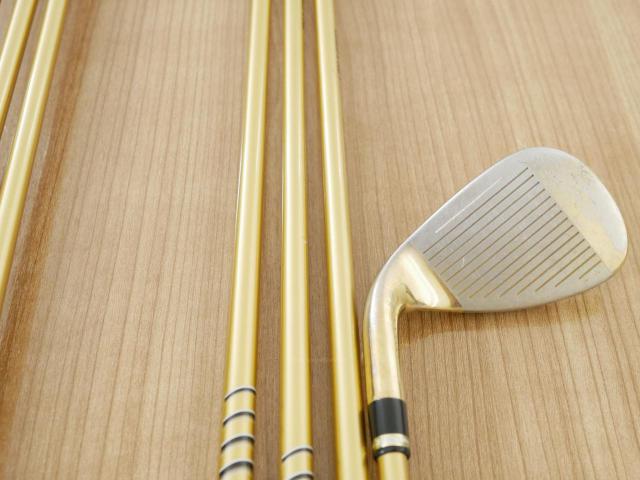 Iron set : Katana : ชุดเหล็ก Katana Voltio IV G Series I Gold (ออกปี 2016) มีเหล็ก 6-Pw,Aw,Sw (ครบเซ็ต 7 ชิ้น เหล็กยาวเป็นกระเทย) ก้านกราไฟต์ Tour AD 400 Flex R