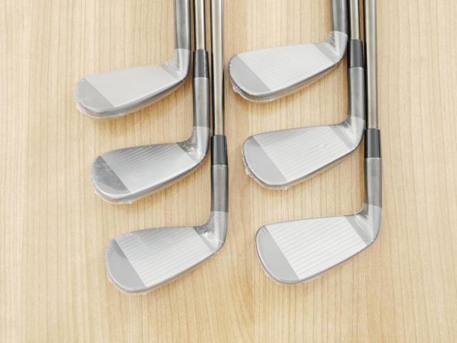Iron set : Taylormade : **ของใหม่ ยังไม่แกะพลาสติก**ชุดเหล็ก Taylormade P770 Black Forged (หายาก รุ่นล่าสุด ออกปี 2024 นุ่ม แน่น) มีเหล็ก 5-Pw (6 ชิ้น) ก้านเหล็ก Ns Pro Modus 120 Flex S