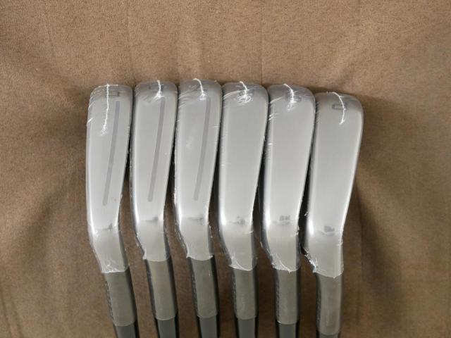 Iron set : Taylormade : **ของใหม่ ยังไม่แกะพลาสติก**ชุดเหล็ก Taylormade P770 Black Forged (หายาก รุ่นล่าสุด ออกปี 2024 นุ่ม แน่น) มีเหล็ก 5-Pw (6 ชิ้น) ก้านเหล็ก Ns Pro Modus 120 Flex S
