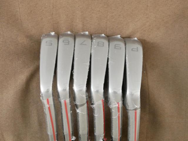 Iron set : Taylormade : **ของใหม่ ยังไม่แกะพลาสติก** ชุดเหล็ก Taylormade P7CB Forged Designer Series (หายาก ซีรี่ย์ท้อปสุด ล่าสุด ปี 2025) มีเหล็ก 5-Pw (6 ชิ้น) ก้านเหล็ก NS Pro Modus 120 Flex S