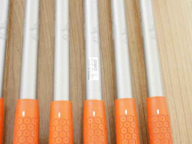 Iron set : Other Brand : ชุดเหล็ก Cobra AMP (ใบใหญ่ ตีง่าย) มีเหล็ก 5-Pw (6 ชิ้น) ก้านกราไฟต์ Fujikura Rombax 