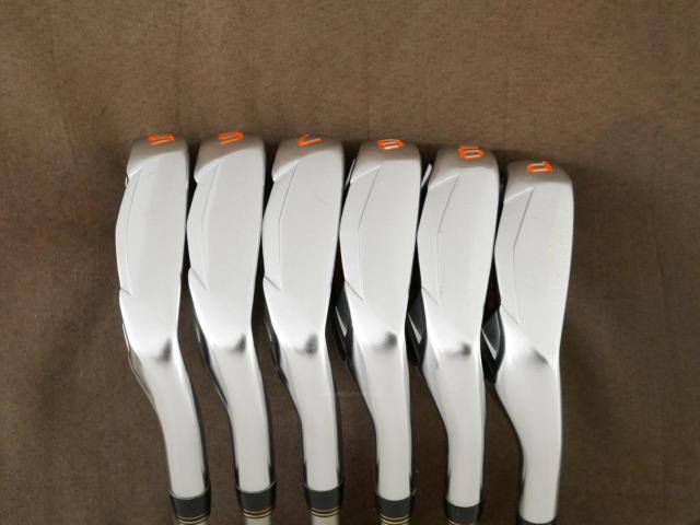 Iron set : Other Brand : ชุดเหล็ก Cobra AMP (ใบใหญ่ ตีง่าย) มีเหล็ก 5-Pw (6 ชิ้น) ก้านกราไฟต์ Fujikura Rombax 