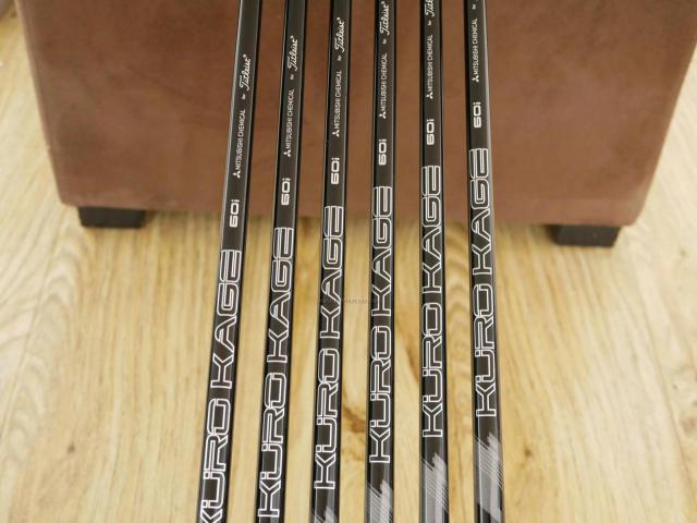 Iron set : Titleist : ชุดเหล็ก Titleist T200 (รุ่นปี 2020) มีเหล็ก 5-Pw (6 ชิ้น) ก้านกราไฟต์ Mitsubishi KUROKAGE 60i Flex R