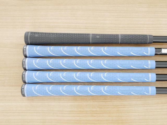 Lady club : All : ชุดเหล็กกระเทย PRGR New Egg Iron (รุ่นปี 2017 ตีง่ายและไกลมาก) มีเหล็ก 7-Pw,As (5 ชิ้น) ก้านกราไฟต์ Flex L (M-30)