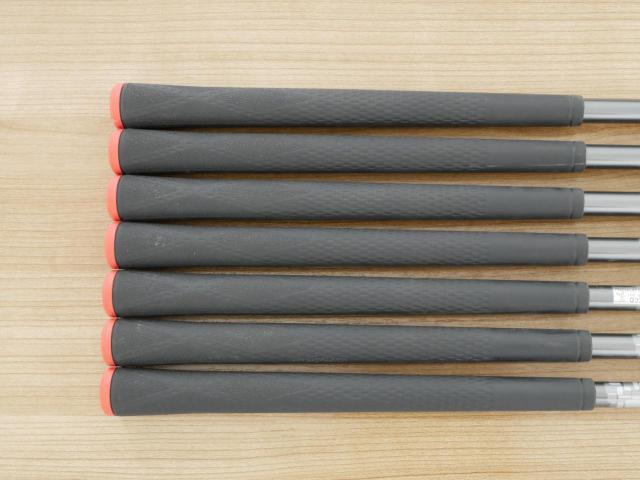 Iron set : Other Brand : **มีตำหนิ** ชุดเหล็ก Srixon Z745 Forged มีเหล็ก 4-Pw (7 ชิ้น) ก้านกราไฟต์ Mitsubishi KUROKAGE 80i Flex R