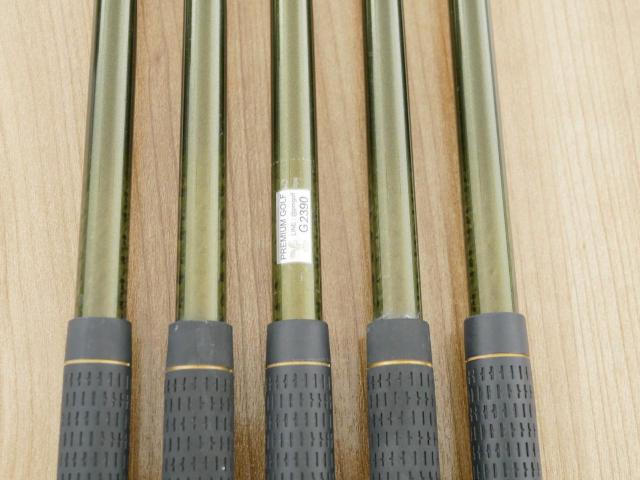 Iron set : Honma : ชุดเหล็ก Honma Beres IS-05 Forged (ปี 2017) มีเหล็ก 6-10 (5 ชิ้น ) ก้าน ARMRQ ∞ (48) Flex SR (2 ดาว)