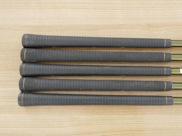 Iron set : Honma : ชุดเหล็ก Honma Beres IS-05 Forged (ปี 2017) มีเหล็ก 6-10 (5 ชิ้น ) ก้าน ARMRQ ∞ (48) Flex SR (2 ดาว)