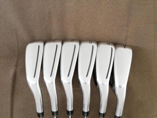 Iron set : Taylormade : ชุดเหล็ก Taylormade Gloire G (รุ่นท๊อปสุด ตีไกลมากๆ เหล็ก 7 Loft 26.5 หน้าเด้ง) มีเหล็ก 6-Pw,Aw (6 ชิ้น) ก้านเหล็ก NS Pro 830 Flex S