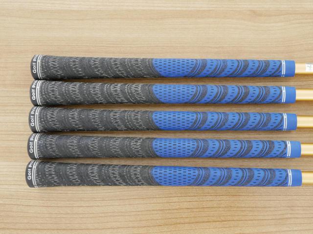 Iron set : Honma : **ก้าน 3 ดาว** ชุดเหล็ก Honma Beres MG702 มีเหล็ก 8-11,Aw (5 ชิ้น) ก้าน ARMRQ B49 FLex R (3 ดาว)