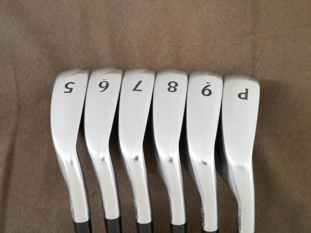 Iron set : Titleist : ชุดเหล็ก Titleist VG3 Type D Forged (ปี 2017 Japan Spec. ตีง่ายและไกลที่สุดของ Titleist) มีเหล็ก 5-Pw (6 ชิ้น) ก้านกราไฟต์ Tour AD AD-65 II Flex R