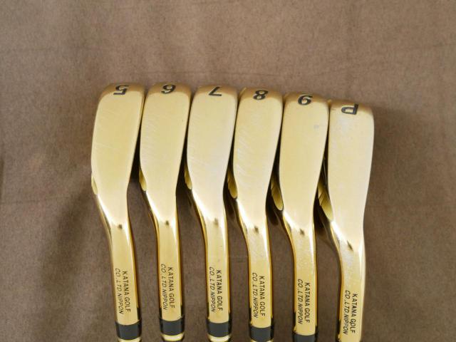 Iron set : Katana : ชุดเหล็ก Katana Voltio Model J Gold (ปี 2018 หน้าเด้ง ตีง่าย ไกล) มีเหล็ก 5-Pw (6 ชิ้น) ก้านกราไฟต์ Fujikura Speeder 550 Flex SR