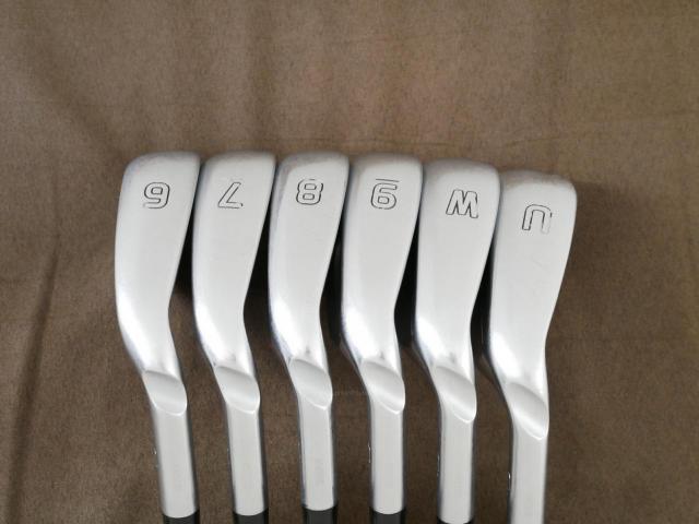 Iron set : Ping : ชุดเหล็ก Ping G700 (ปี 2019 Japan Spec. ใบใหญ่ ง่ายที่สุด ไกลที่สุดของ Ping) มีเหล็ก 6-Pw,Aw (6 ชิ้น) ก้านเหล็ก NS Pro 950 Flex R