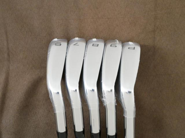 Iron set : Callaway : **ของใหม่ ยังไม่แกะพลาสติก** ชุดเหล็ก Callaway ELYTE (ออกปี 2025 ตีง่ายมาก ไกล Japan Spec.) มีเหล็ก 6-Pw (5 ชิ้น) ก้านเหล็ก NS Pro 950 NEO Flex R