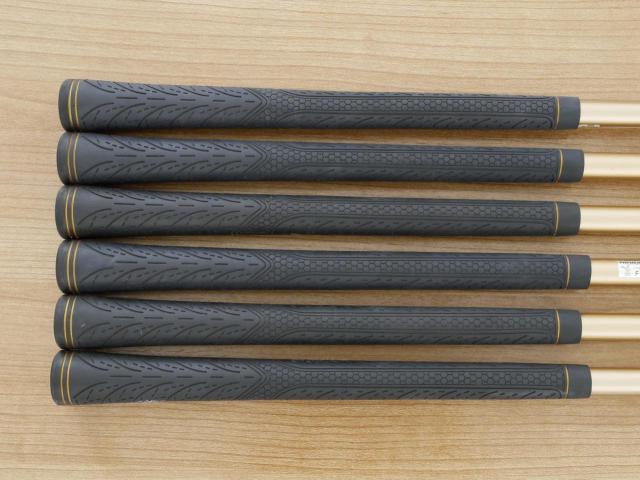 Iron set : Katana : ชุดเหล็ก Katana Voltio Model J Gold (ปี 2018 หน้าเด้ง ตีง่าย ไกล) มีเหล็ก 5-Pw (6 ชิ้น) ก้านกราไฟต์ Fujikura Speeder 550 Flex SR