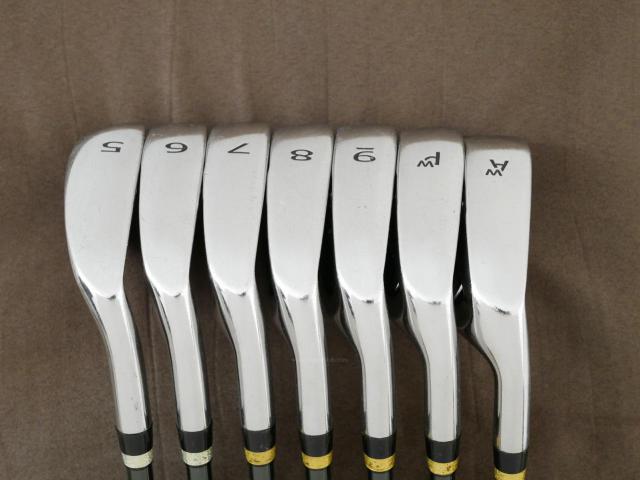 Iron set : Other Brand : ชุดเหล็ก Akira ADR (ใบใหญ่ หน้าเด้ง ไกล) มีเหล็ก 5-Pw,Aw (7 ชิ้น) ก้านกราไฟต์ Fujikura Motore Speeder 60i Flex R