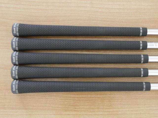 Iron set : Titleist : ชุดเหล็ก Titleist T400 (ตีง่ายที่สุด ไกลที่สุด ออกปี 2020) มีเหล็ก 7-Pw,43 (5 ชิ้น) ก้านเหล็ก NS Pro 950 NEO Flex S