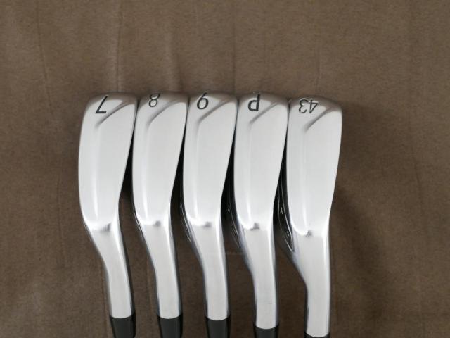 Iron set : Titleist : ชุดเหล็ก Titleist T400 (ตีง่ายที่สุด ไกลที่สุด ออกปี 2020) มีเหล็ก 7-Pw,43 (5 ชิ้น) ก้านเหล็ก NS Pro 950 NEO Flex S