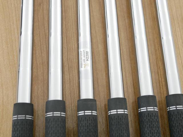 Iron set : Titleist : ชุดเหล็ก Titleist T400 (ออกปี 2023 ตีง่ายที่สุด ไกลที่สุด) มีเหล็ก 6-Pw,43 (6 ชิ้น) ก้านเหล็ก NS Pro 880 AMC Flex S