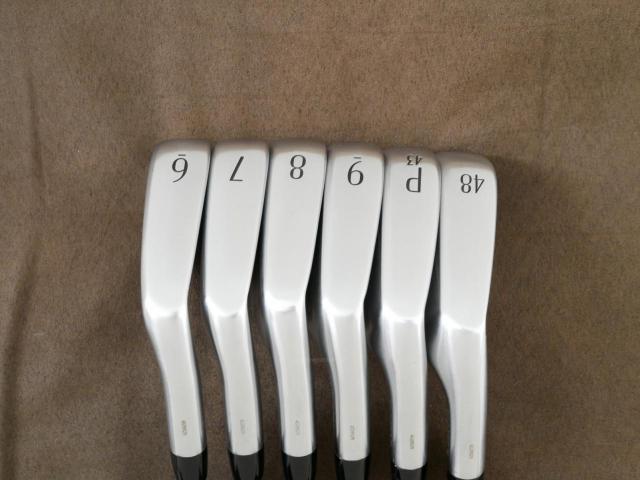 Iron set : Titleist : ชุดเหล็ก Titleist T250 Forged (รุ่นล่าสุด ออกปี 2025 Japan Spec) มีเหล็ก 6-Pw,48 (6 ชิ้น) ก้านกราไฟต์ Mitsubishi MMT 85 Flex R