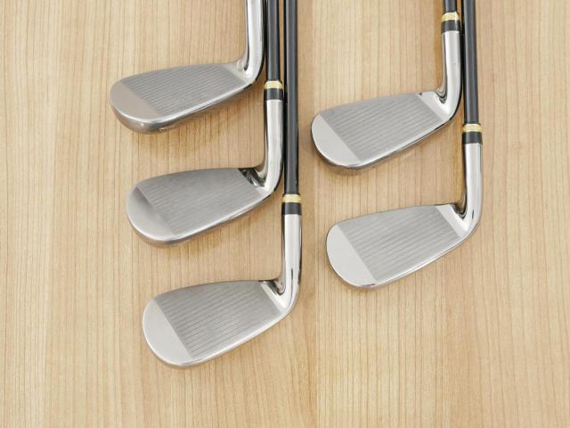 Iron set : Maruman : ชุดเหล็ก Maruman Majesty Royale (รุ่นท๊อปสุด ปี 2021 ของใหม่ 8 หมื่นบาท) มีเหล็ก 7-10,Pw (5 ชิ้น เบอร์ 6 ตีระยะเท่าเบอร์ 5 ของรุ่นอื่น) ก้านกราไฟต์ Flex R2